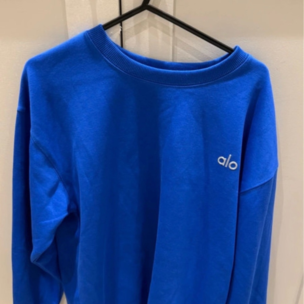 ALO Yoga Women's Blue Crewneck Sweatshirt